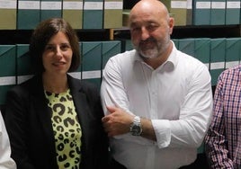 María Muñiz, junto al concejal Guzmán Pendás, en una imagen de archivo