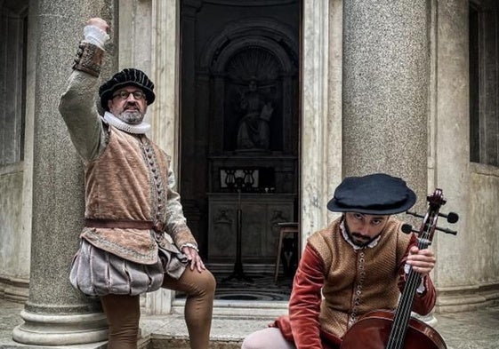 Paco Cao y Andrea Messina, durante una intervención artística en Roma.