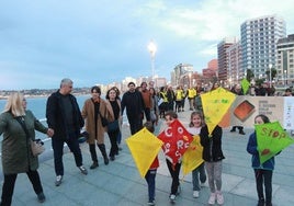 Cadena humana contra el racismo en la Escalerona