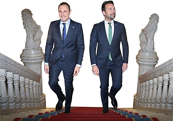 Adrián Pumares y Álvaro Queipo, en la Junta General.