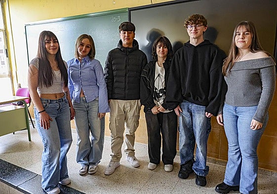 Lucía Busto, Claudia Guerrero, Darío Bugueiro, Eva Fernández, Álvaro Fernández y Alba López del Prado.