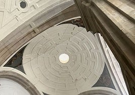 Las mallas que se han instalado en la capilla.