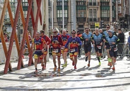 Competidores en el Duatlón de Avilés de este año.