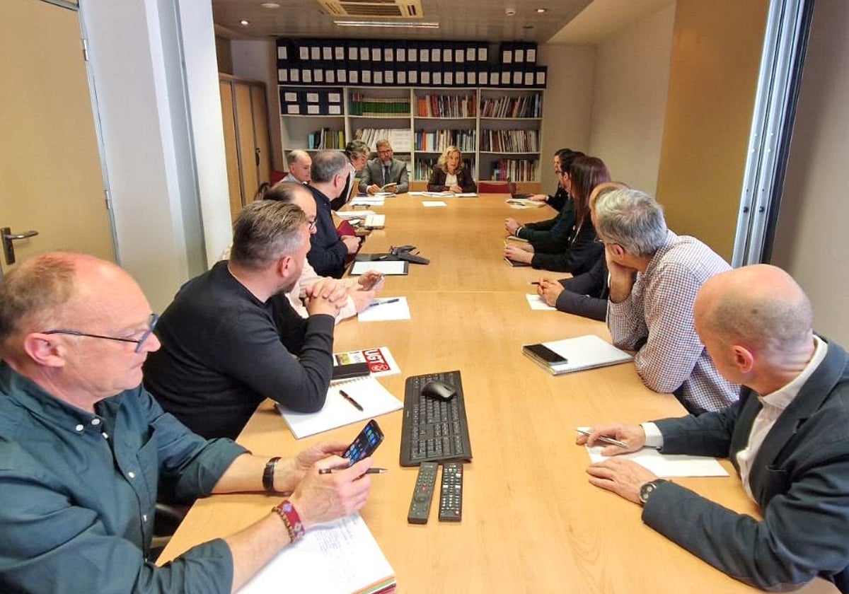 Reunión de la Comisión de Seguridad Minera para analizar la tragedia.