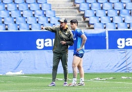 Paunovic da instrucciones a Colombatto durante un entrenamiento.