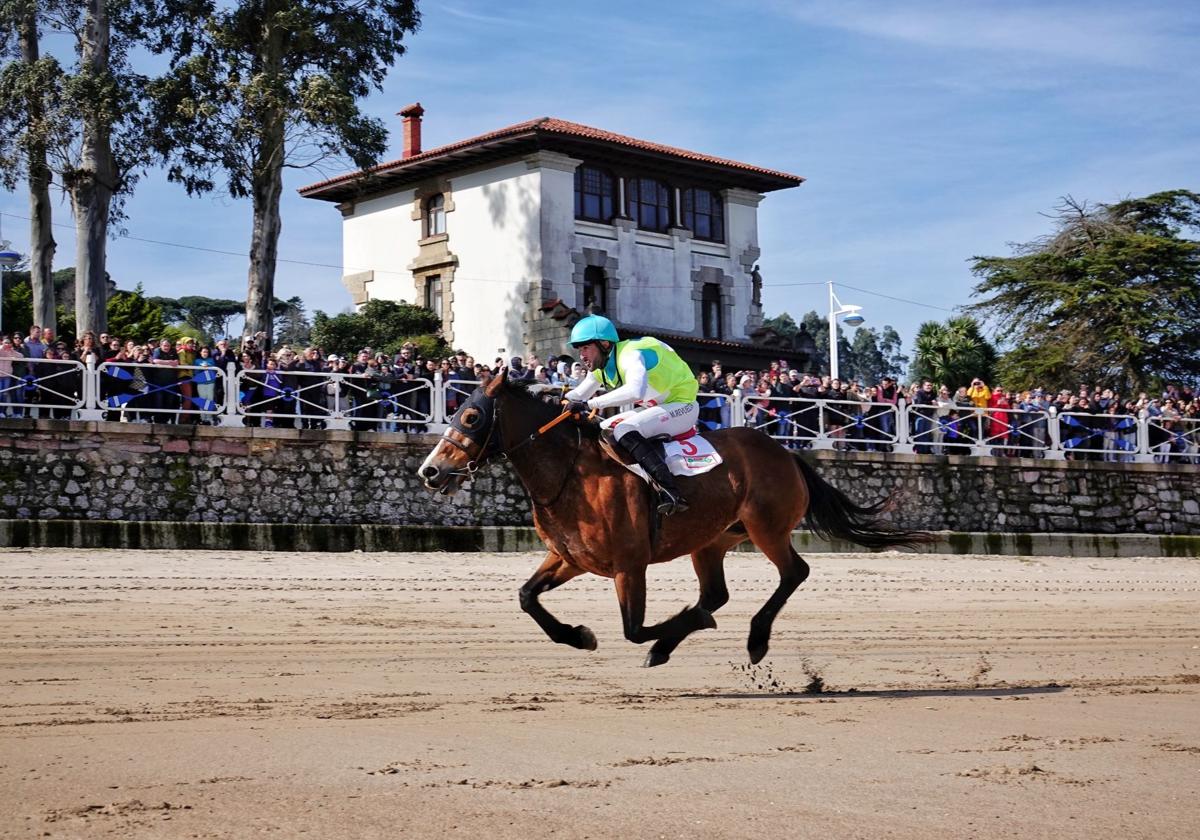 Carreras de Caballos en la Playa de Ribadesella
