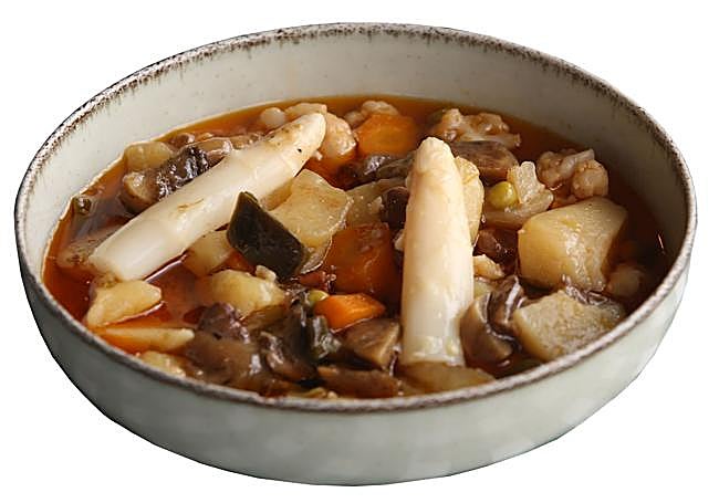 Menestra primaveral del restaurante La Raíz 15, en Siero.