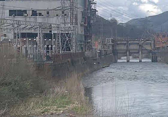 La zona de inicio de la ampliación de la senda peatonal, en el distrito de Lada, junto a la térmica.
