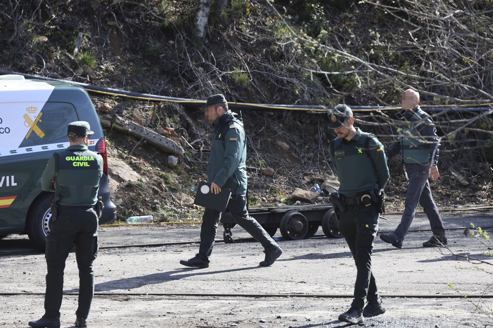 Las imágenes de la inspección de la Guardia Civil en la mina de Cerredo