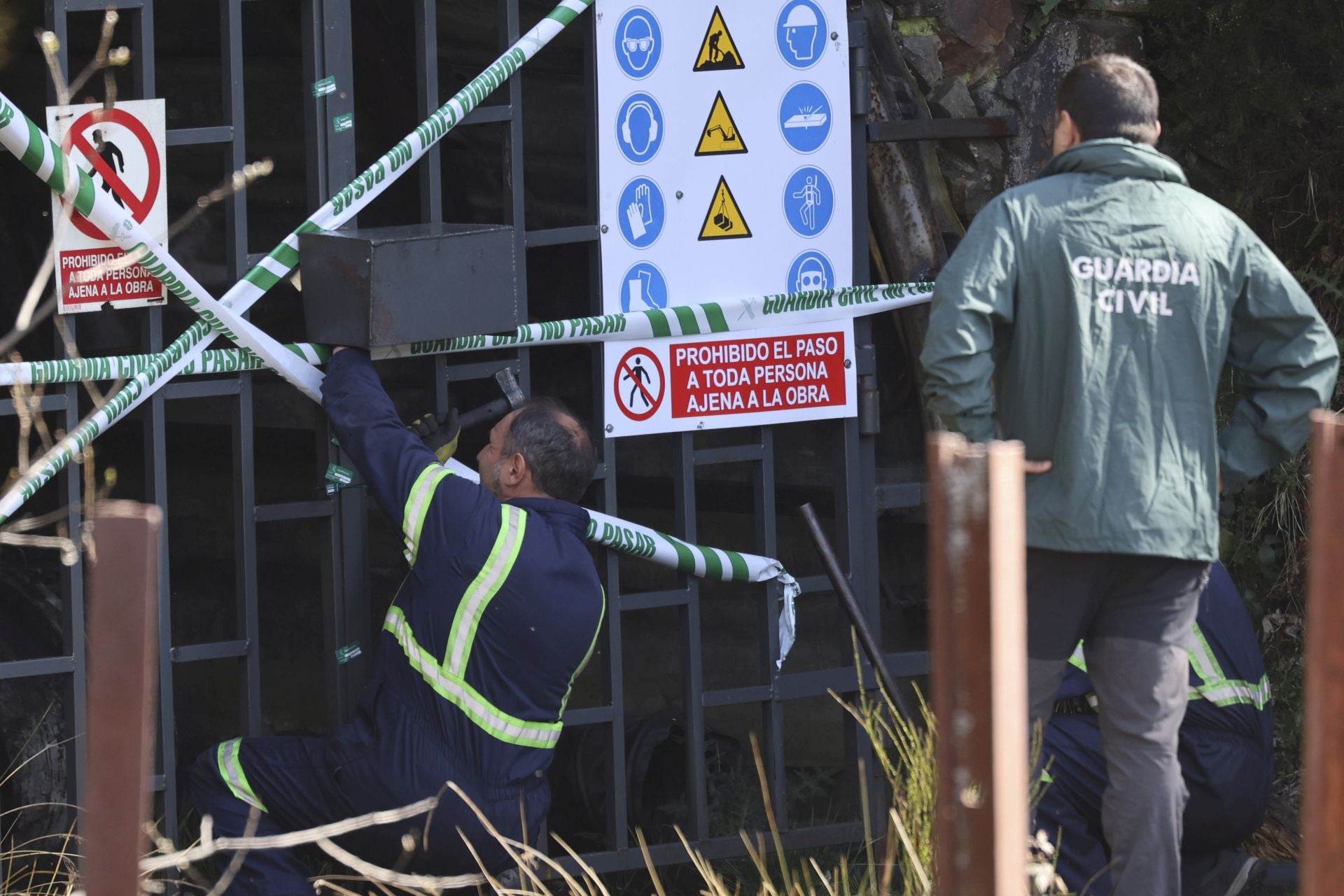 Las imágenes de la inspección de la Guardia Civil en la mina de Cerredo