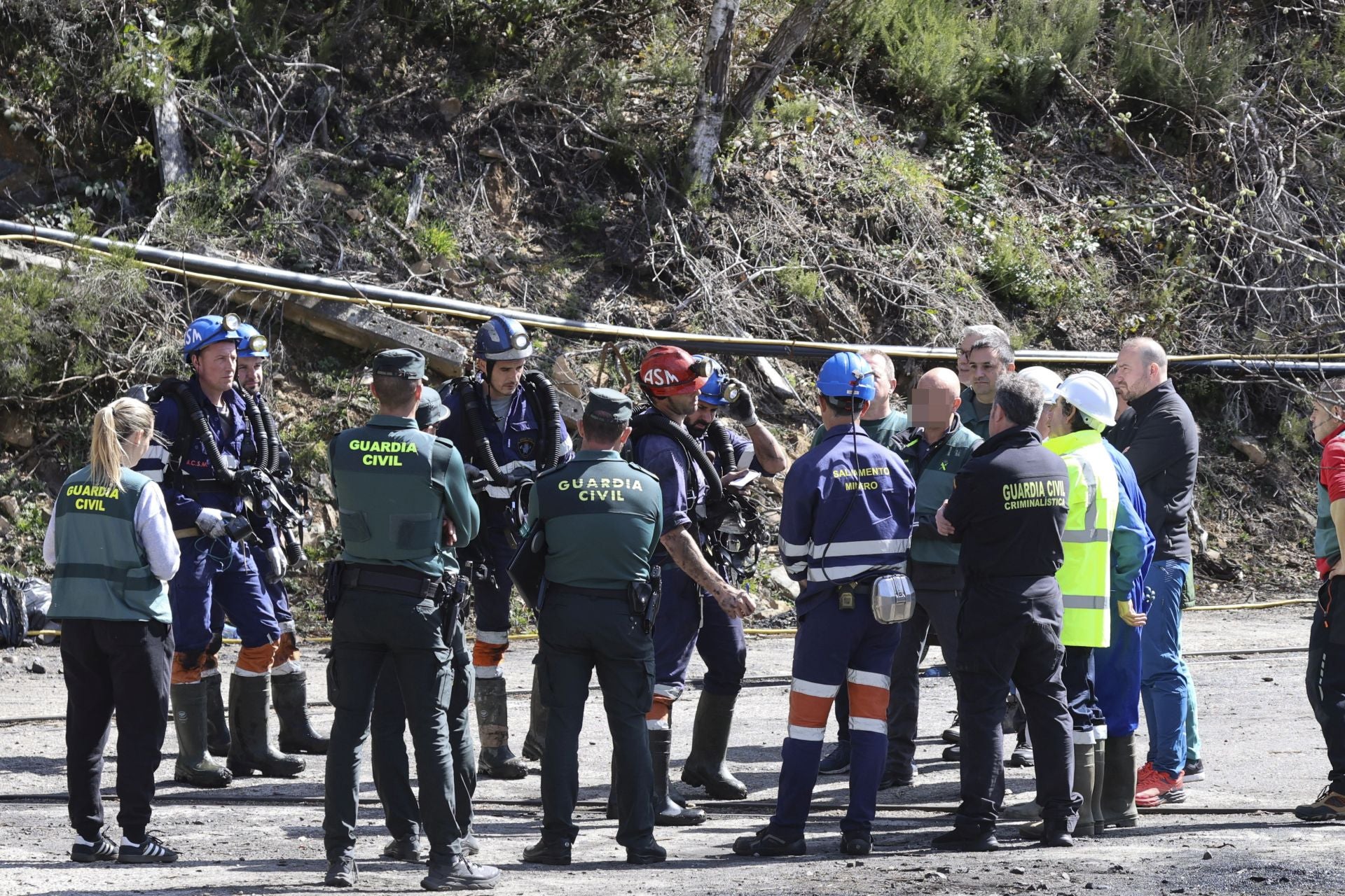 Las imágenes de la inspección de la Guardia Civil en la mina de Cerredo