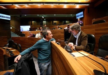 IU y Sumar, partidarios de una comisión de investigación en la Junta sobre Cerredo, pero con el apoyo del PSOE