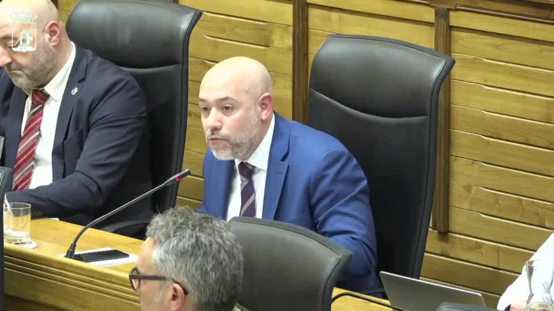 Tensión en el Pleno de Gijón por Emulsa