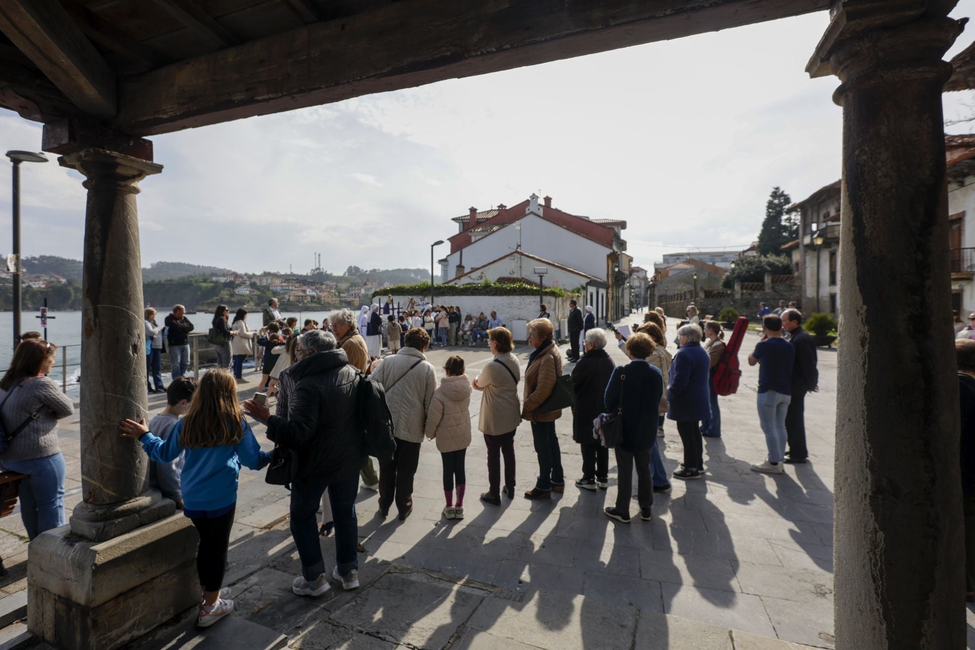 Vía Crucis infantil para abrir la Semana Santa en Luanco
