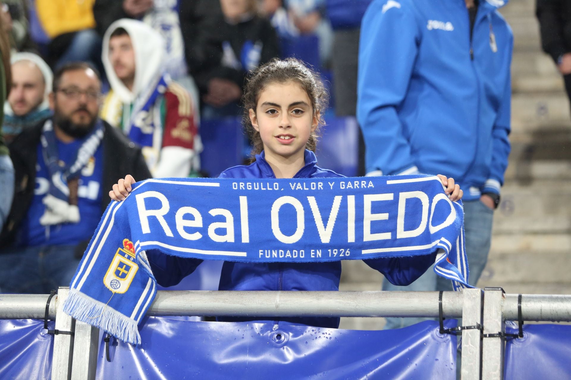 ¿Estuviste en el Real Oviedo-Racing de Ferrol? ¡Búscate en las fotos!