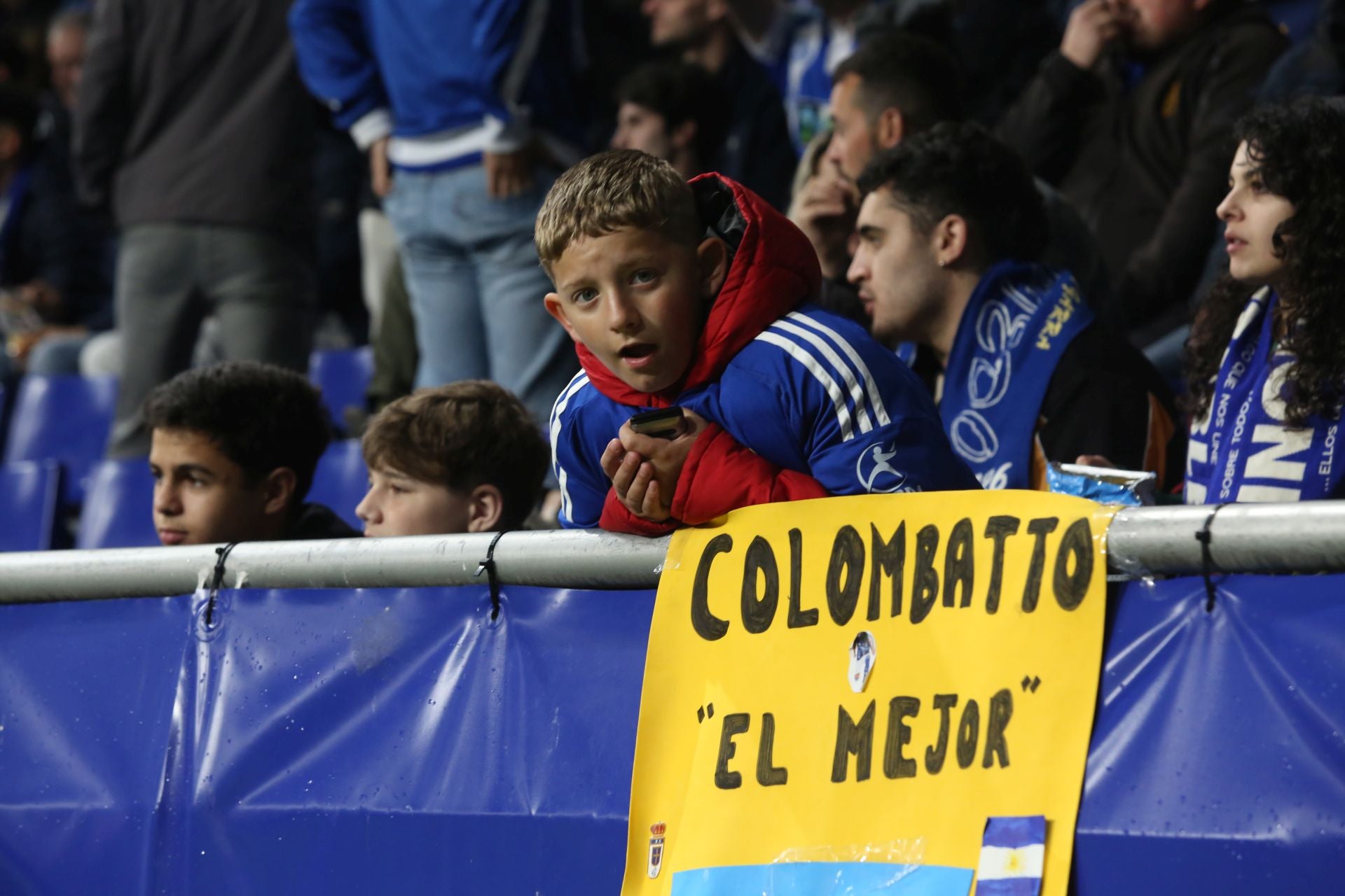 ¿Estuviste en el Real Oviedo-Racing de Ferrol? ¡Búscate en las fotos!