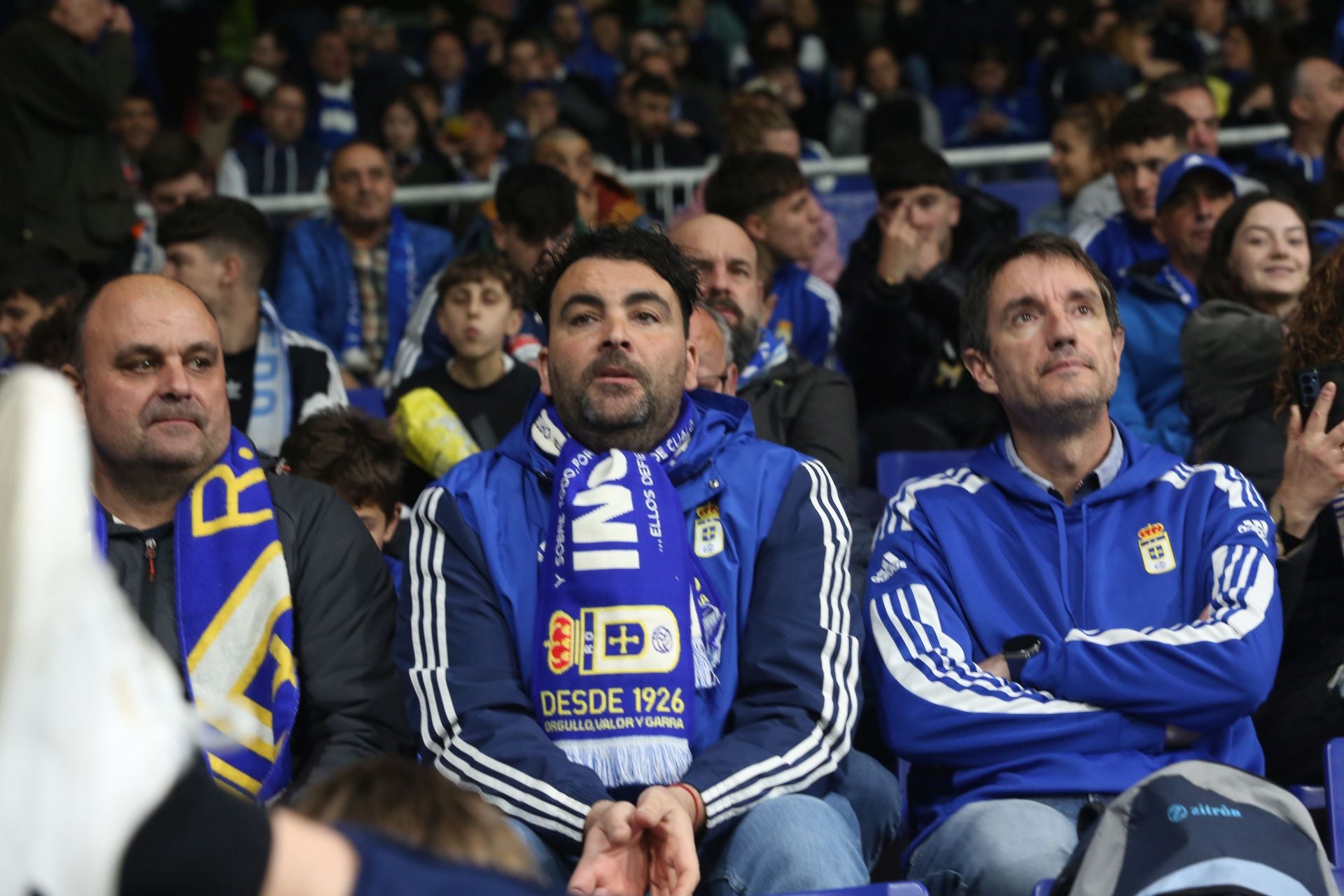 ¿Estuviste en el Real Oviedo-Racing de Ferrol? ¡Búscate en las fotos!