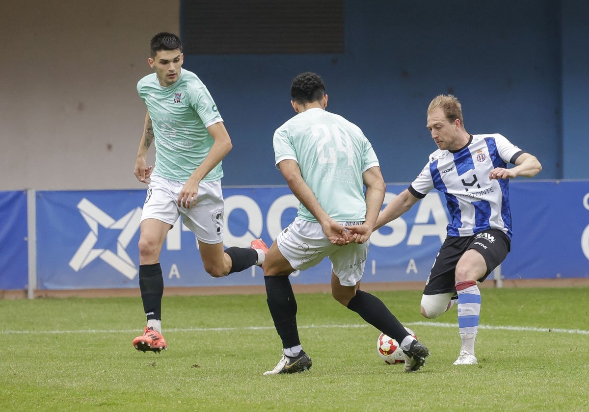 Edu Cortina, jugador del Real Avilés: «Ahora ya puedo pensar sólo en competir»