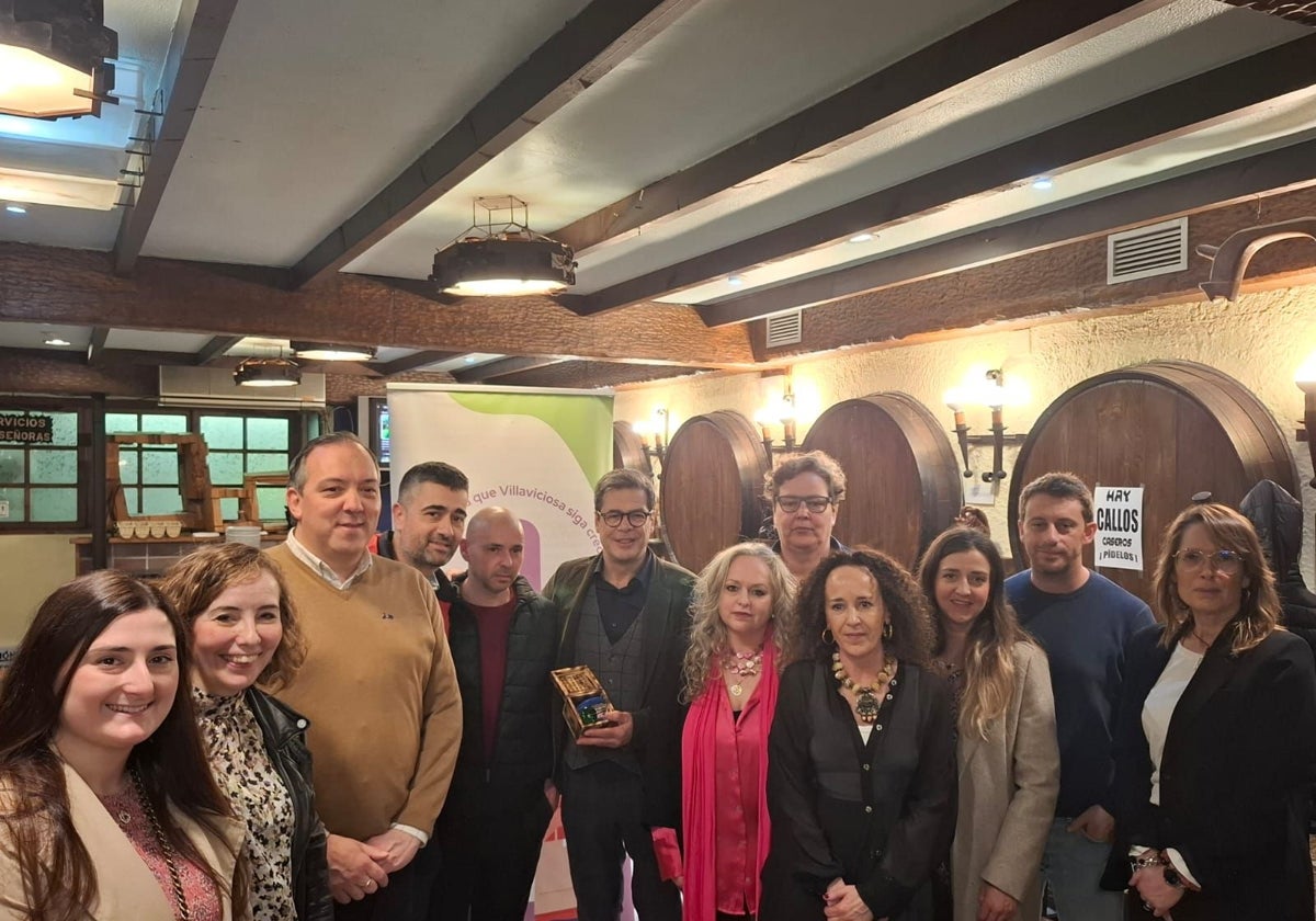 Villaviciosa premia al gaitero José Ángel Hevia por su promoción del concejo: «Es uno de nuestros mejores embajadores»