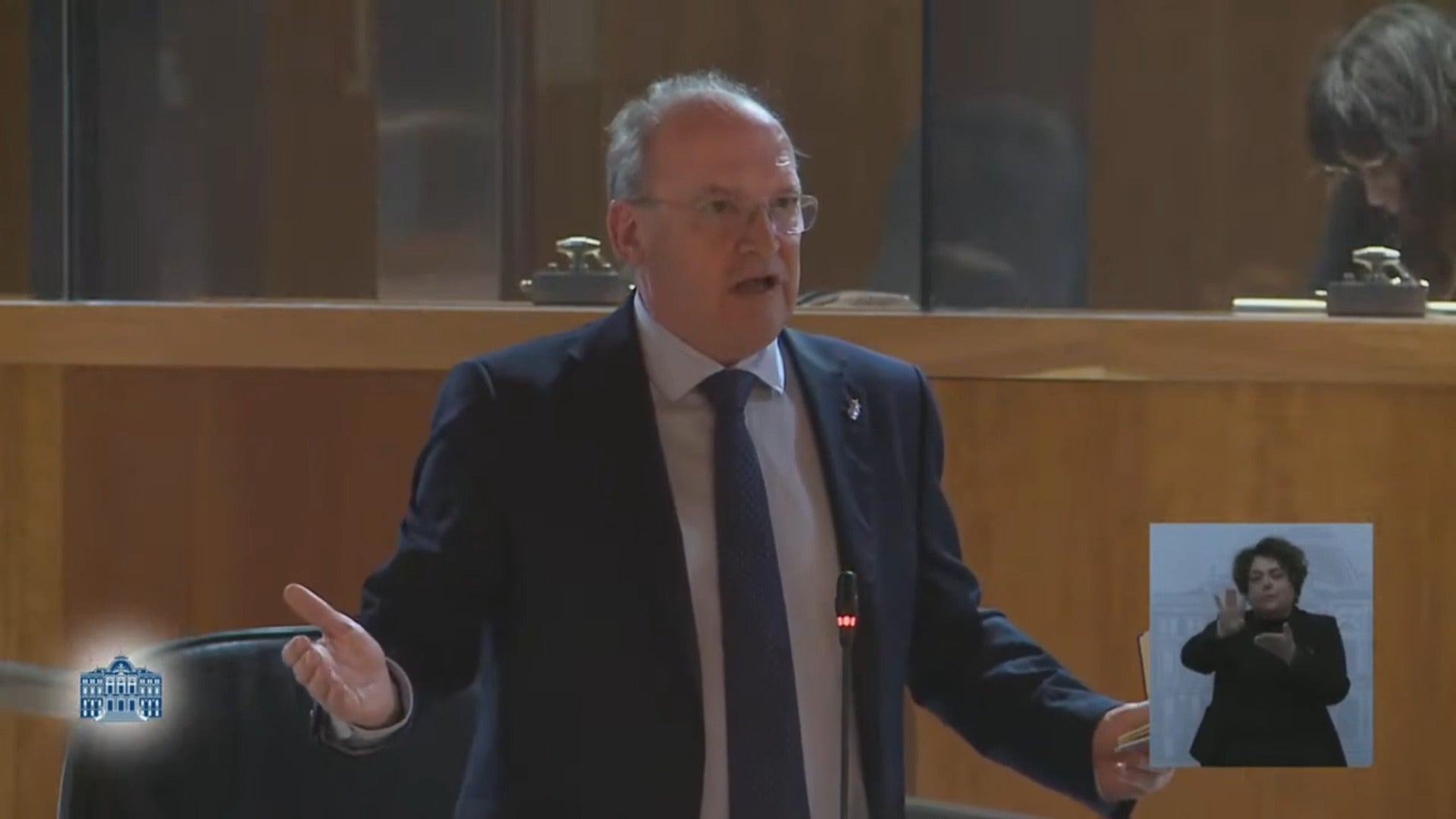 Tensión en el pleno del Parlamento asturiano, que acaba con la expulsión de un diputado del PP