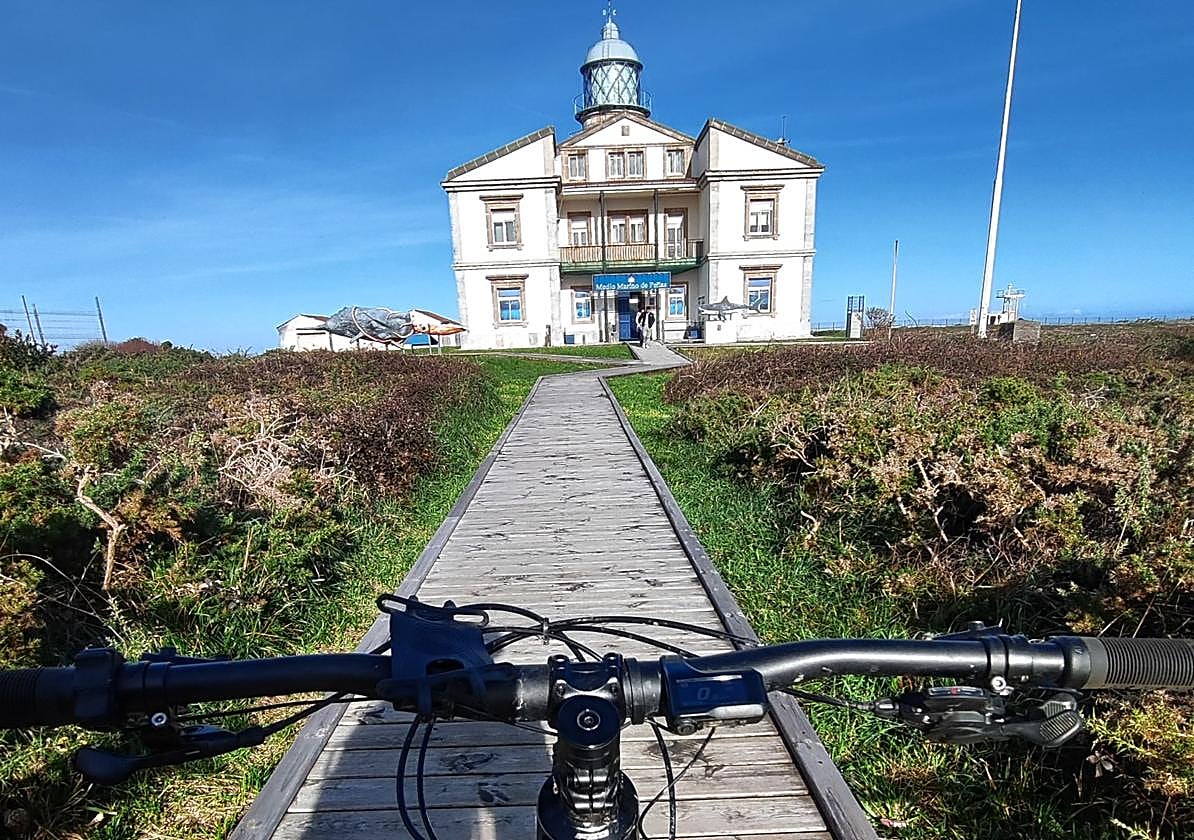 Hacer accesible a todo tipo de público las rutas en bici de montaña: esa es la esencia del proyecto 'Turisteando en e-bike'.