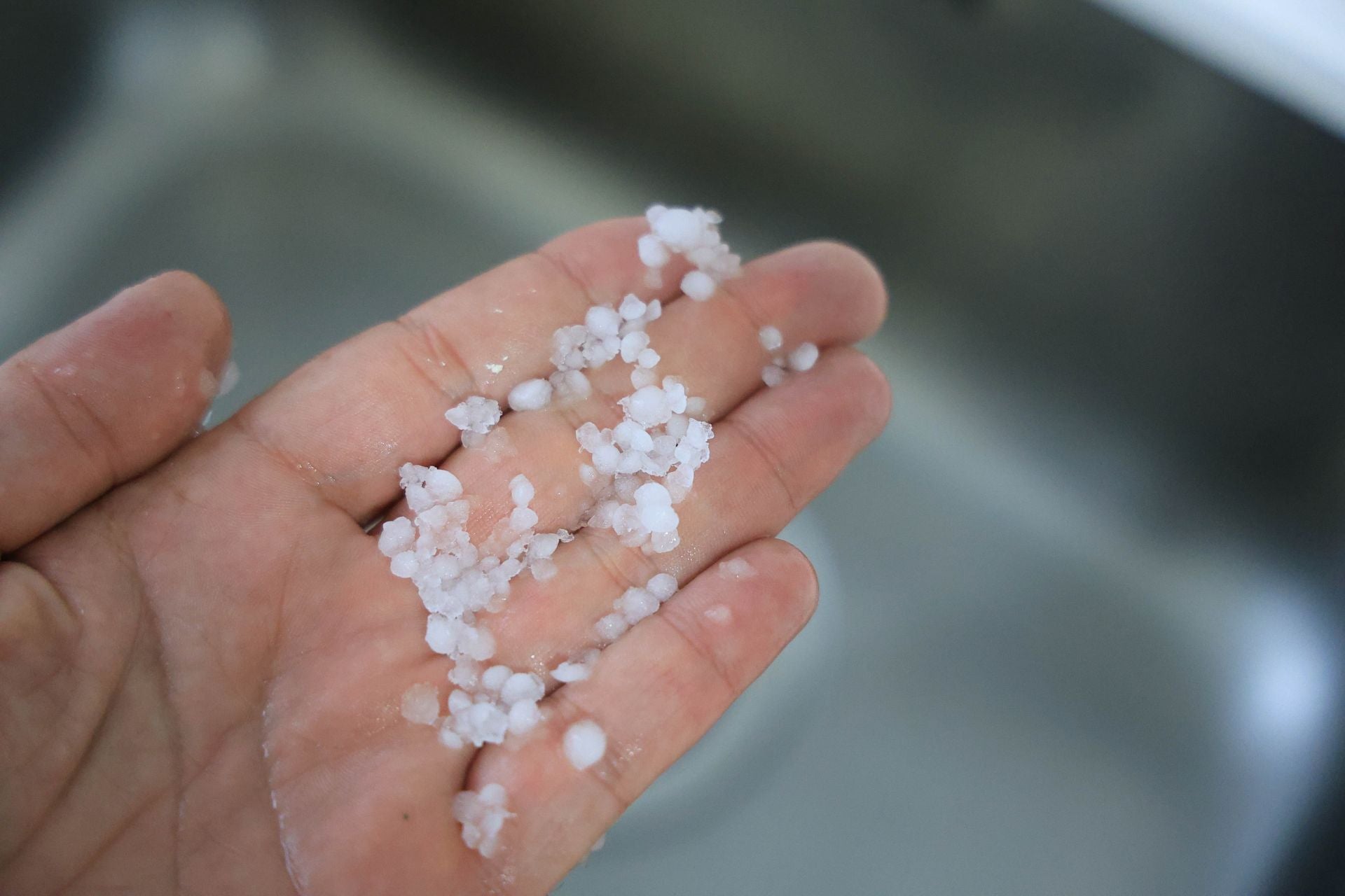 Breve pero intensa granizada en Oviedo
