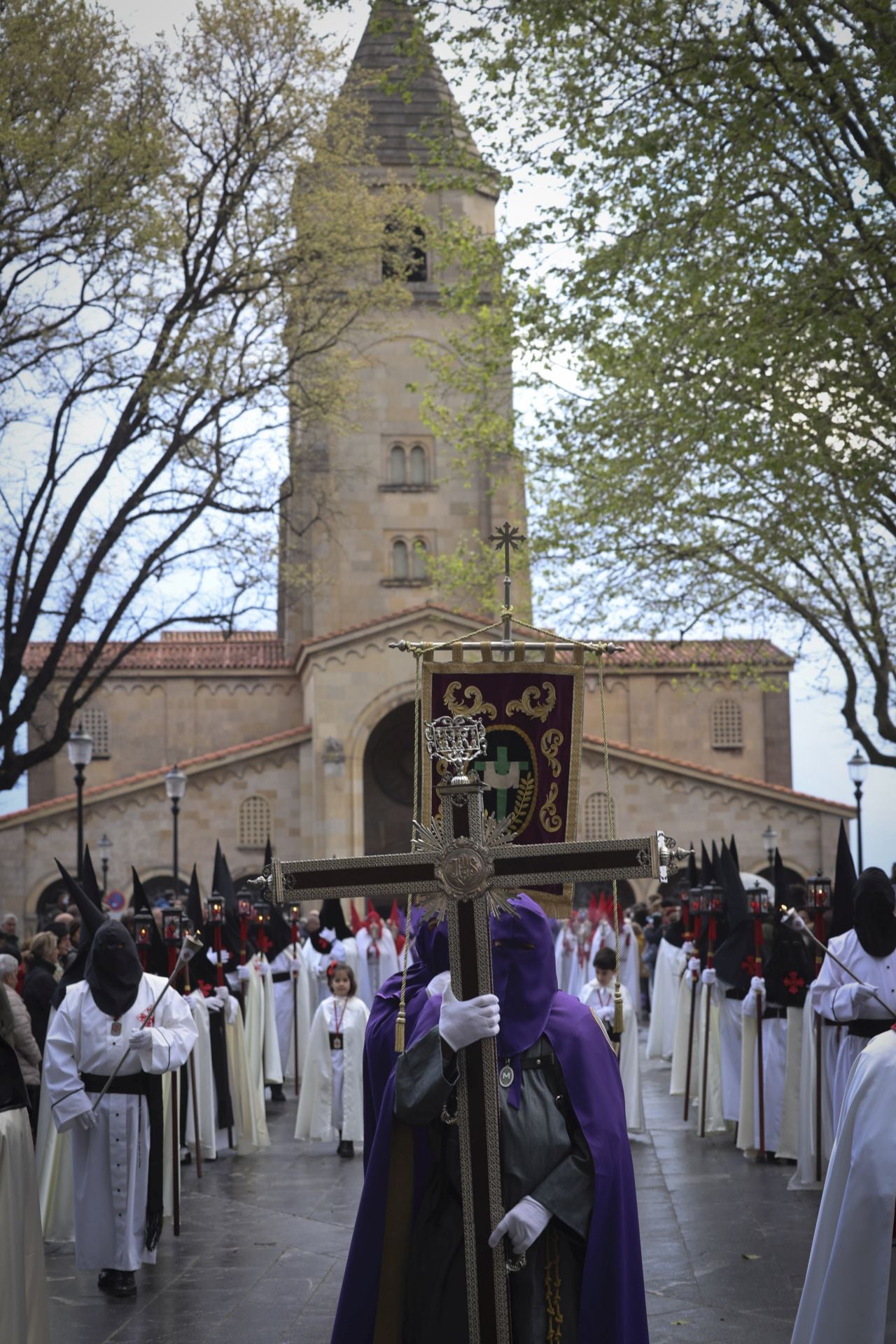 La lluvia obliga a cancelar la procesión del Silencio en Gijón