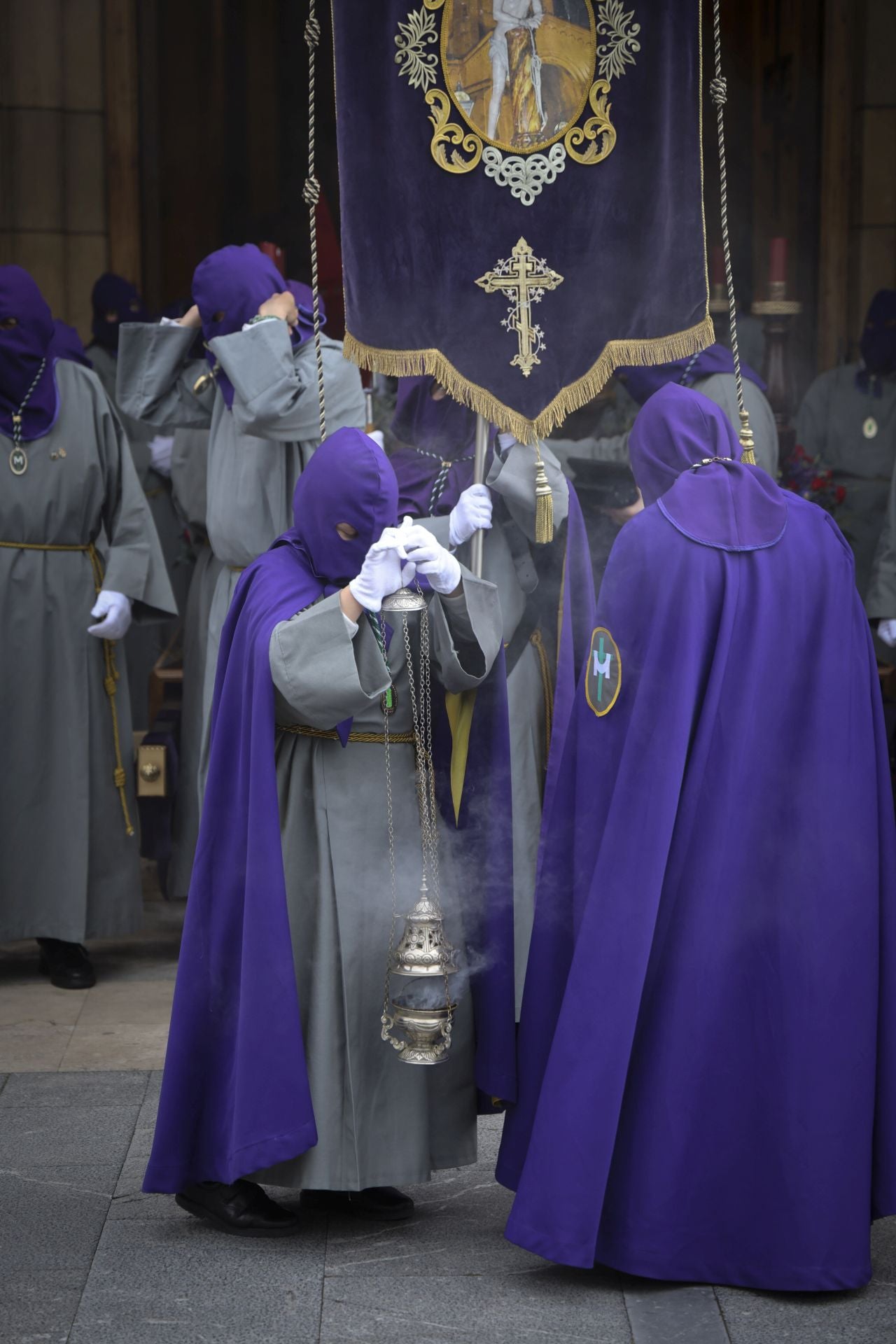 La lluvia obliga a cancelar la procesión del Silencio en Gijón
