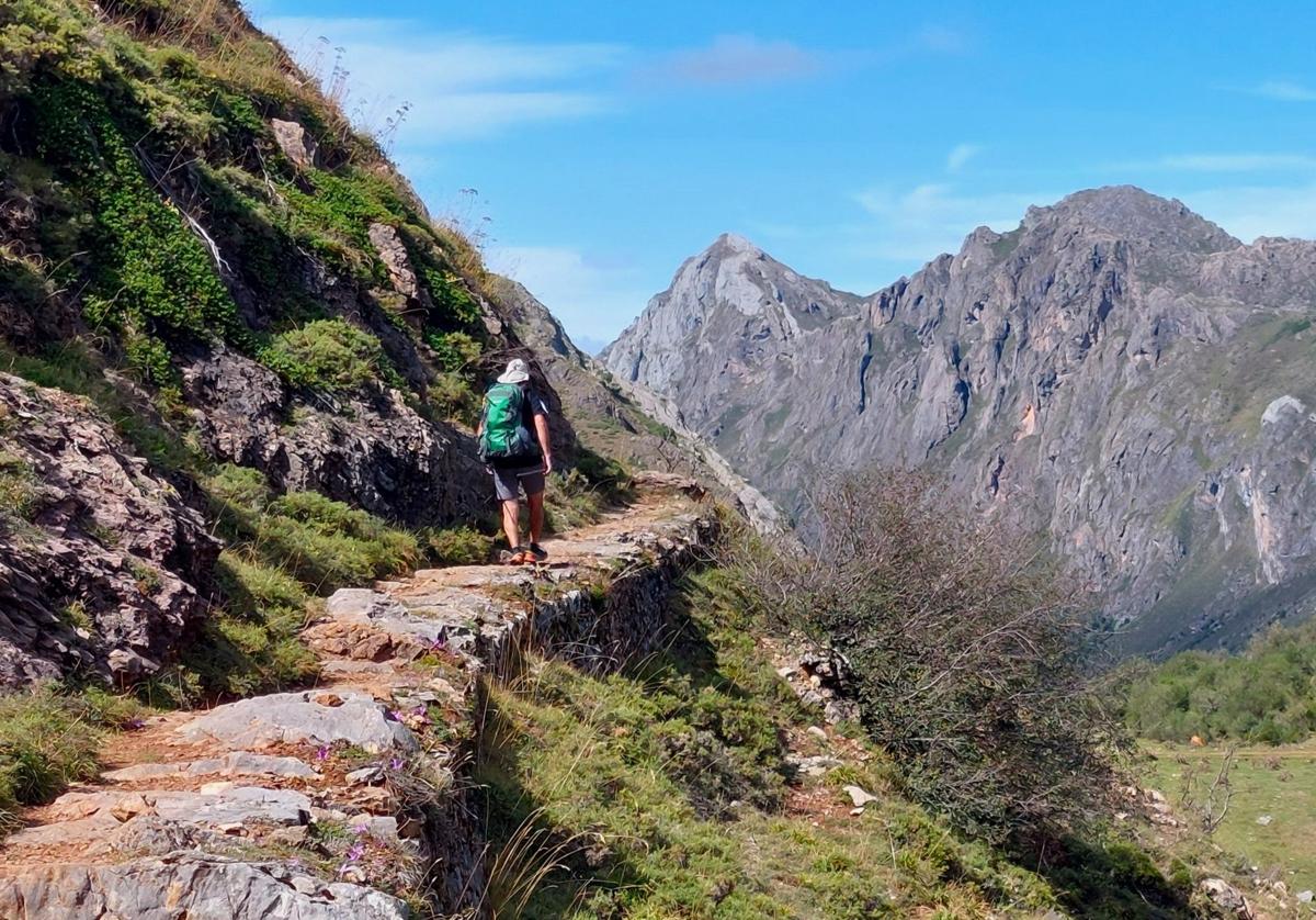 Asturias celebra el Día Regional del Senderismo con tres rutas por Somiedo