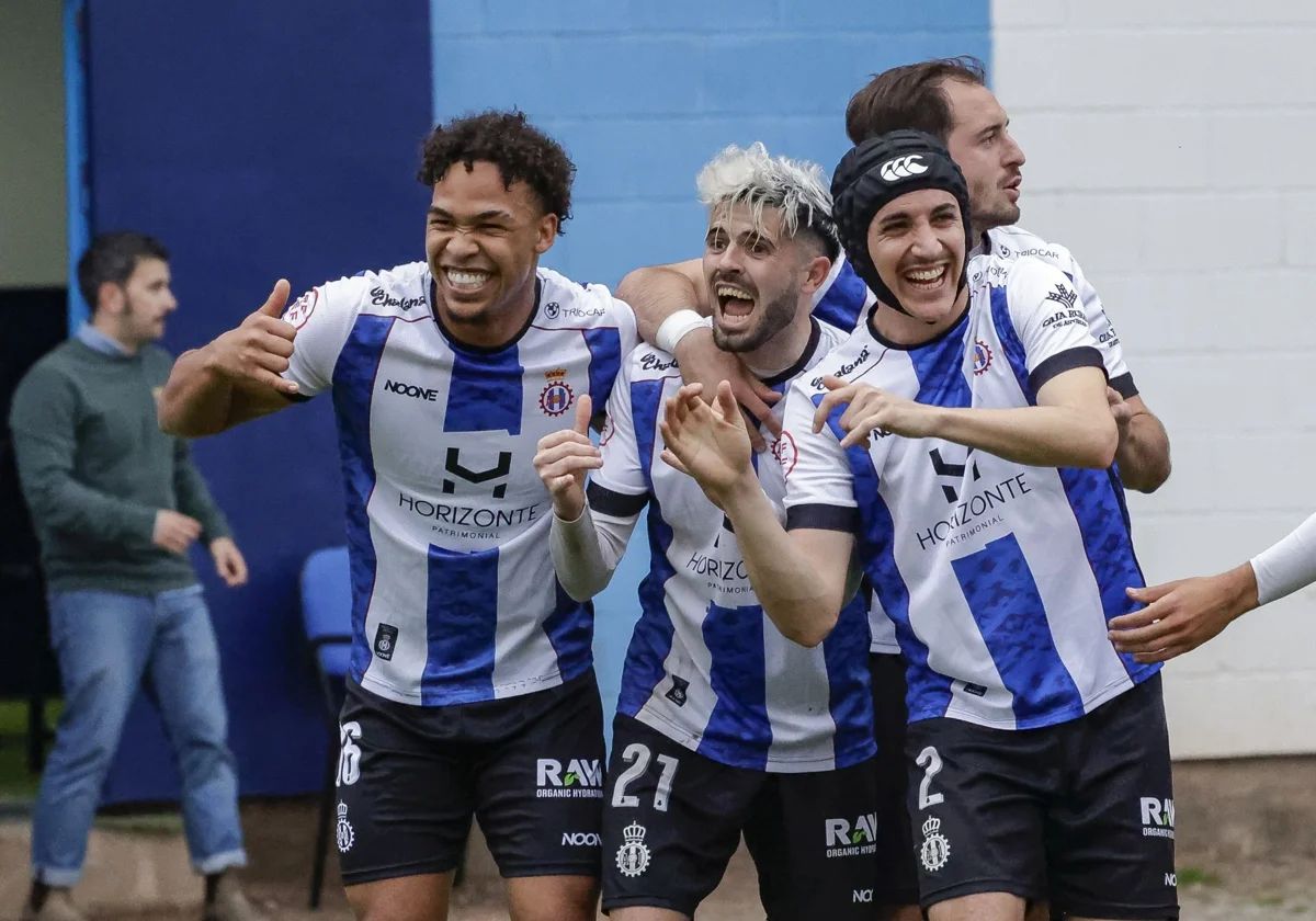 El Real Avilés no puede con el Langreo en el derbi