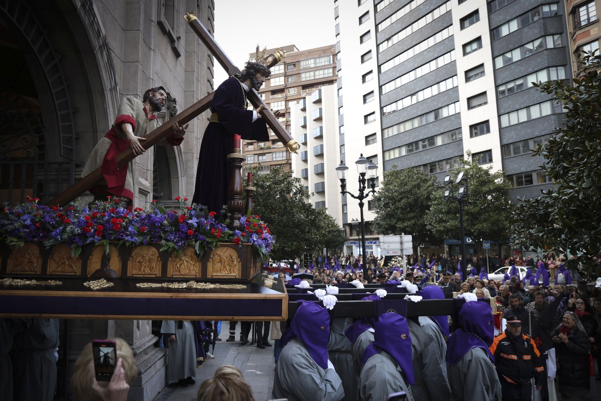 El Encuentro Camino del Calvario recorre Gijón