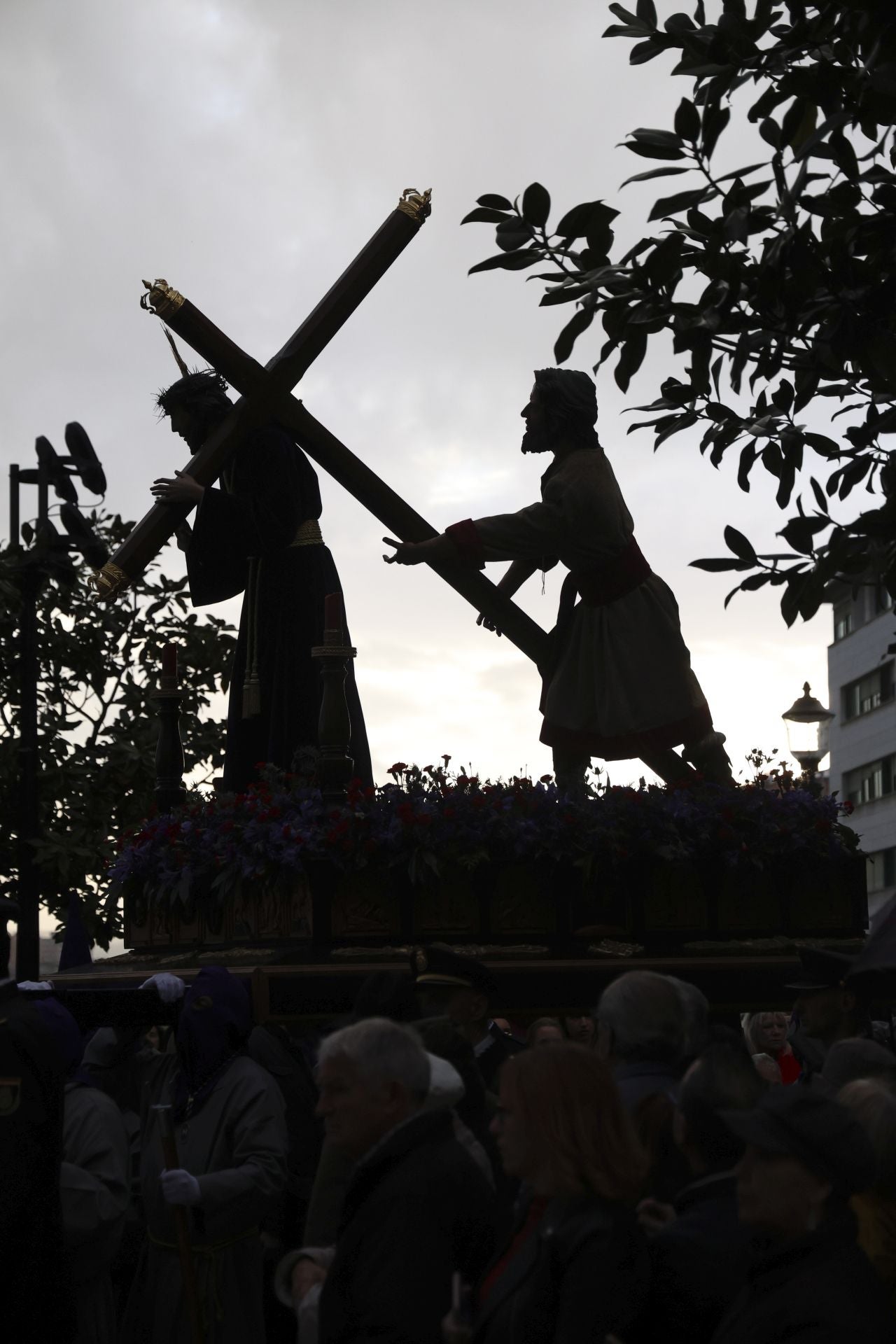 El Encuentro Camino del Calvario recorre Gijón