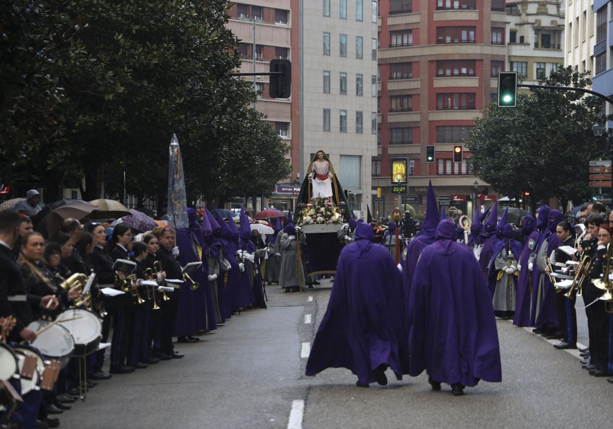 El Encuentro Camino del Calvario recorre Gijón