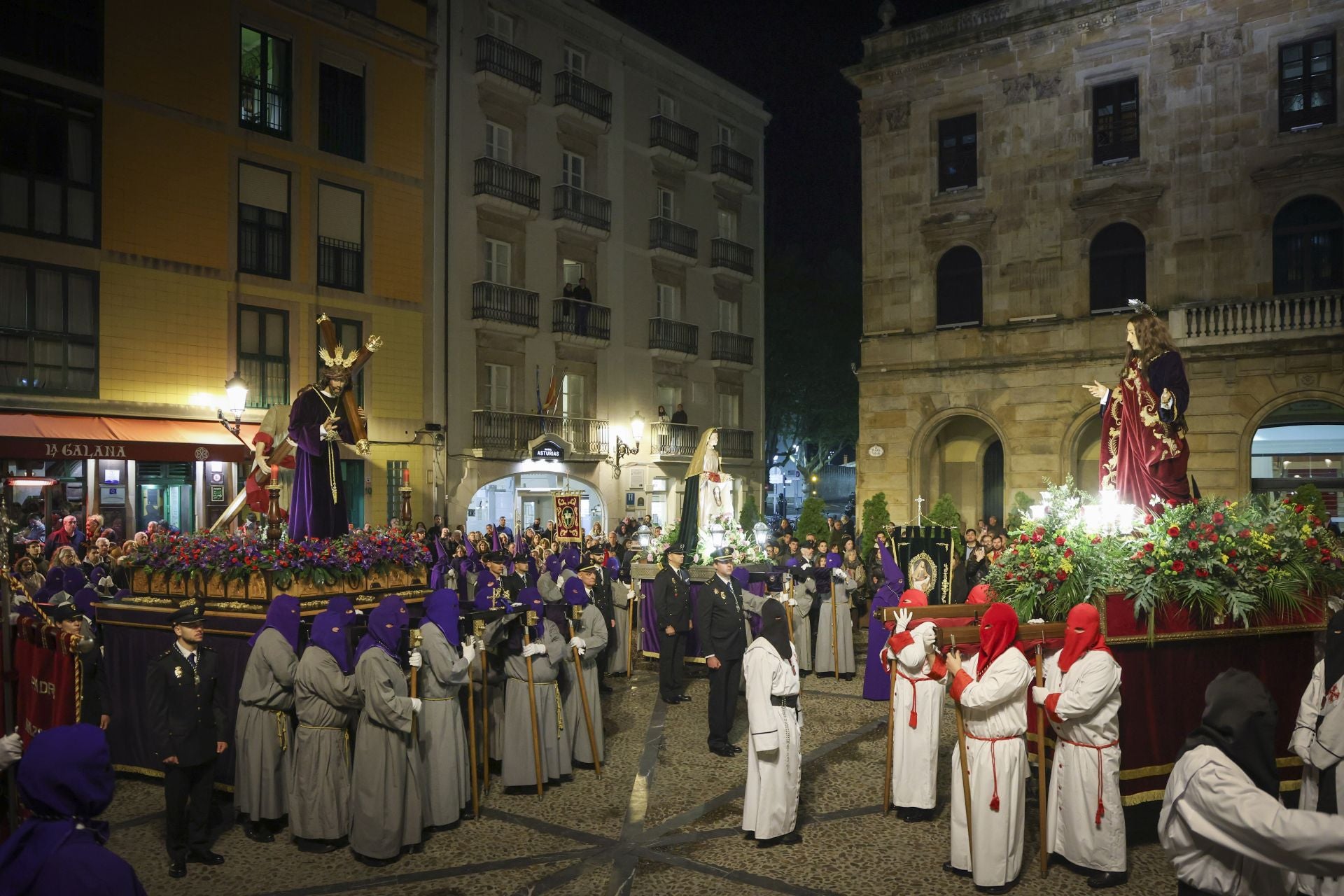 El Encuentro Camino del Calvario recorre Gijón
