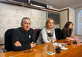 Xune Elipe, Covadonga Tomé y Laura Tuero, el pasado lunes.