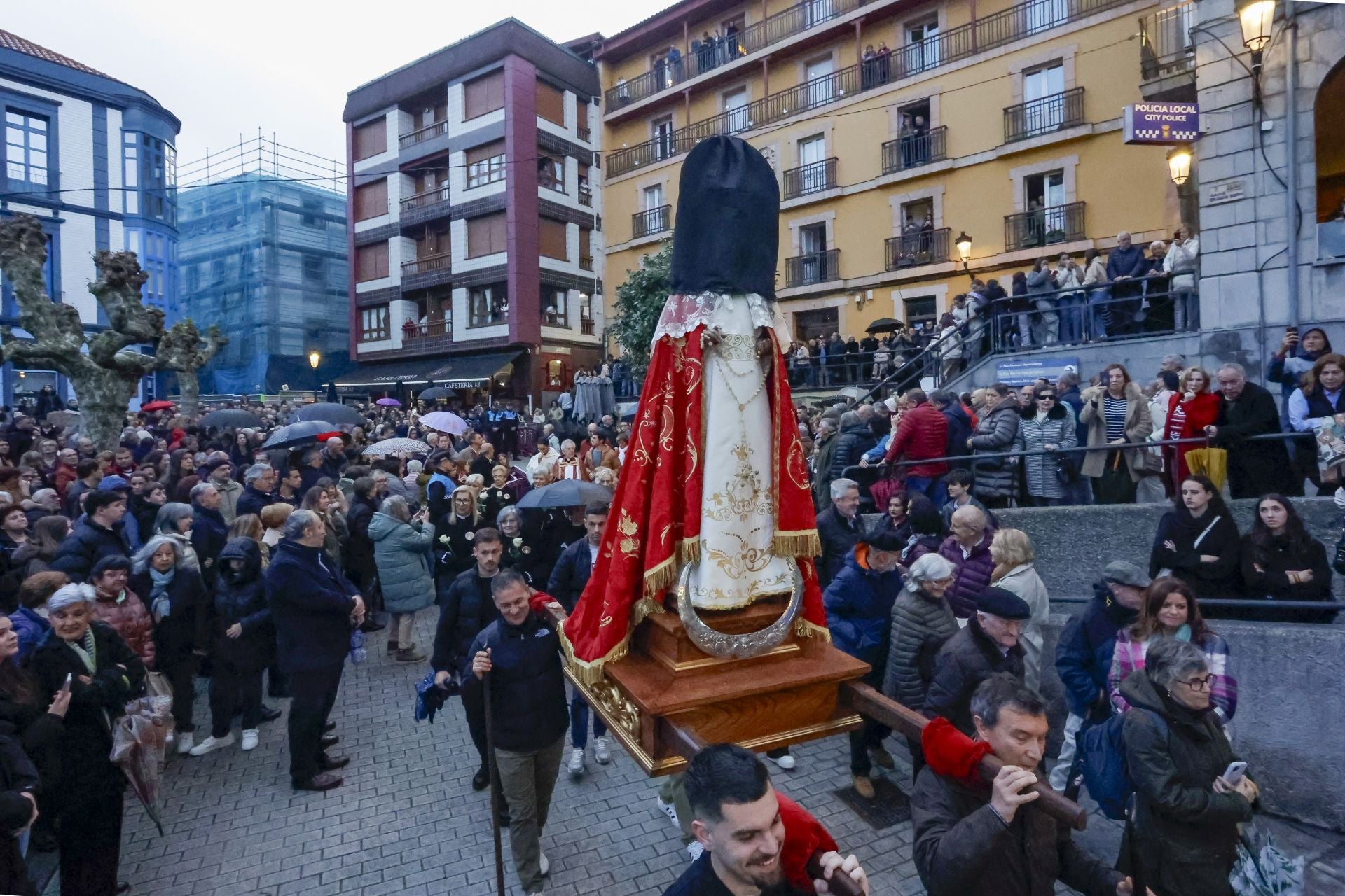 Procesión de la Virgen del Rosario en Candás