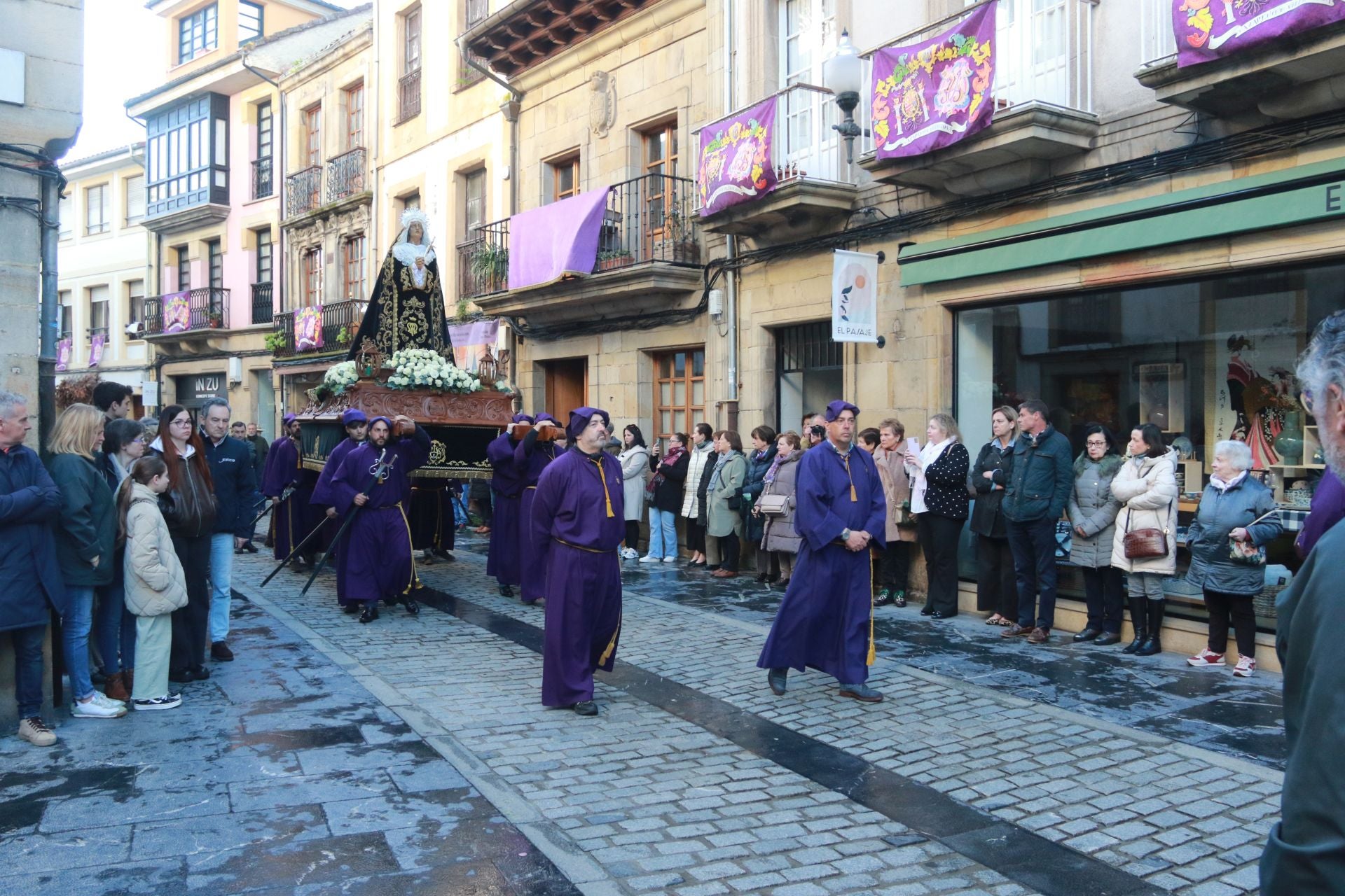 Así vivió Villaviciosa la procesión de la Soledad