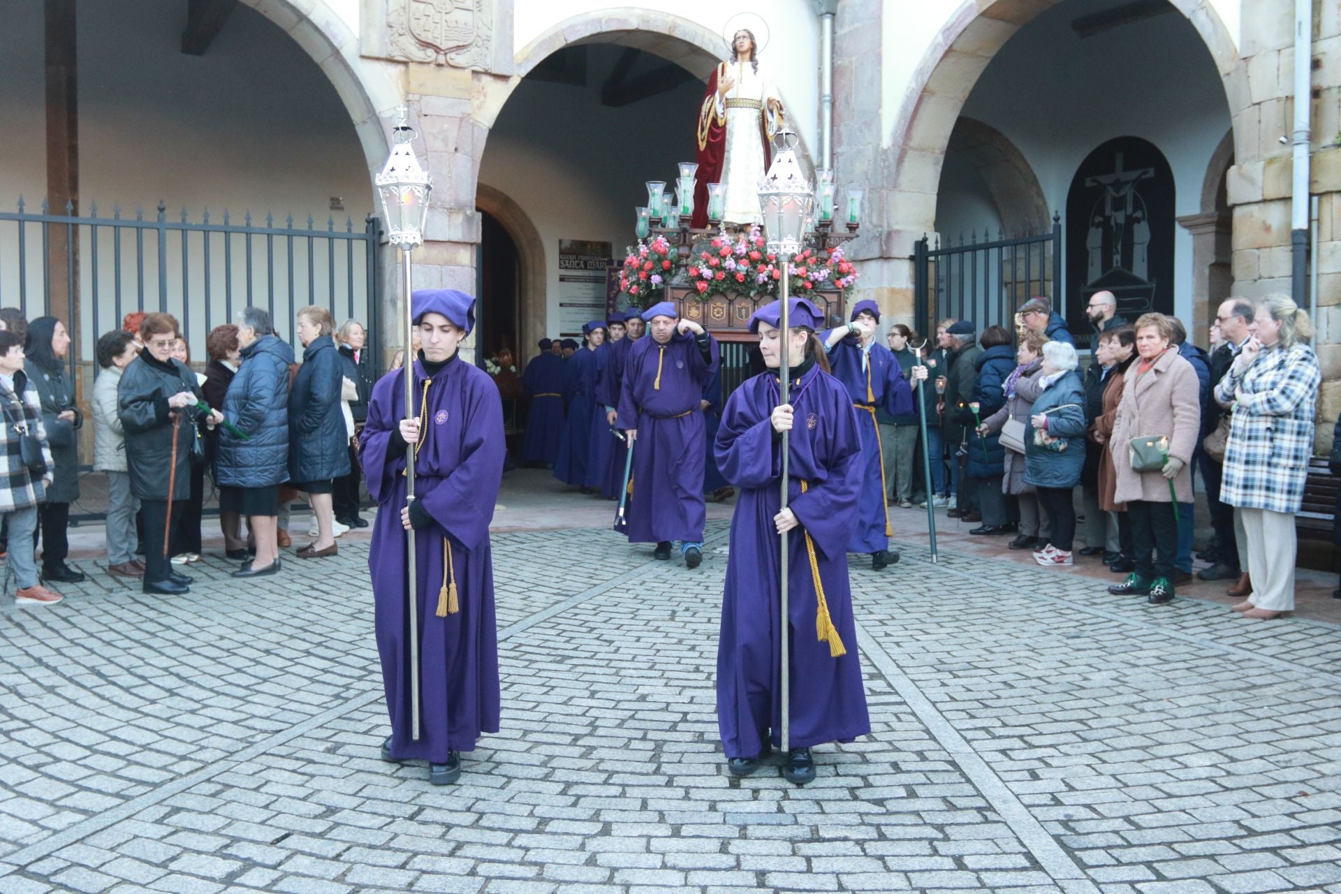 Así vivió Villaviciosa la procesión de la Soledad