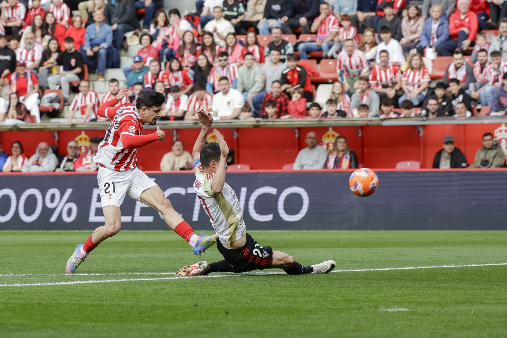Las mejores imágenes del Sporting - Mirandés en El Molinón