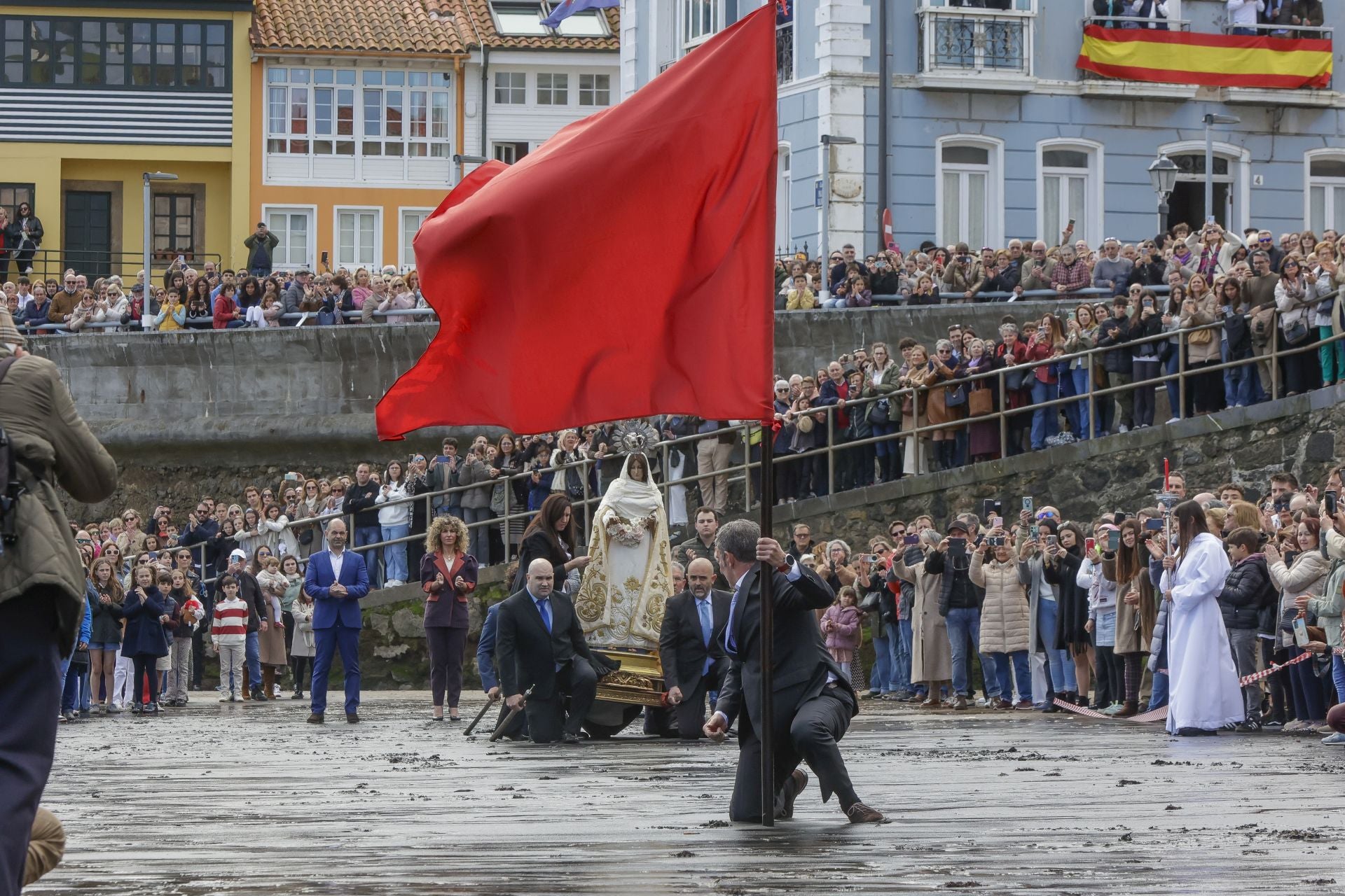 Fotos: La Venia de Luanco en Domingo de Pascua