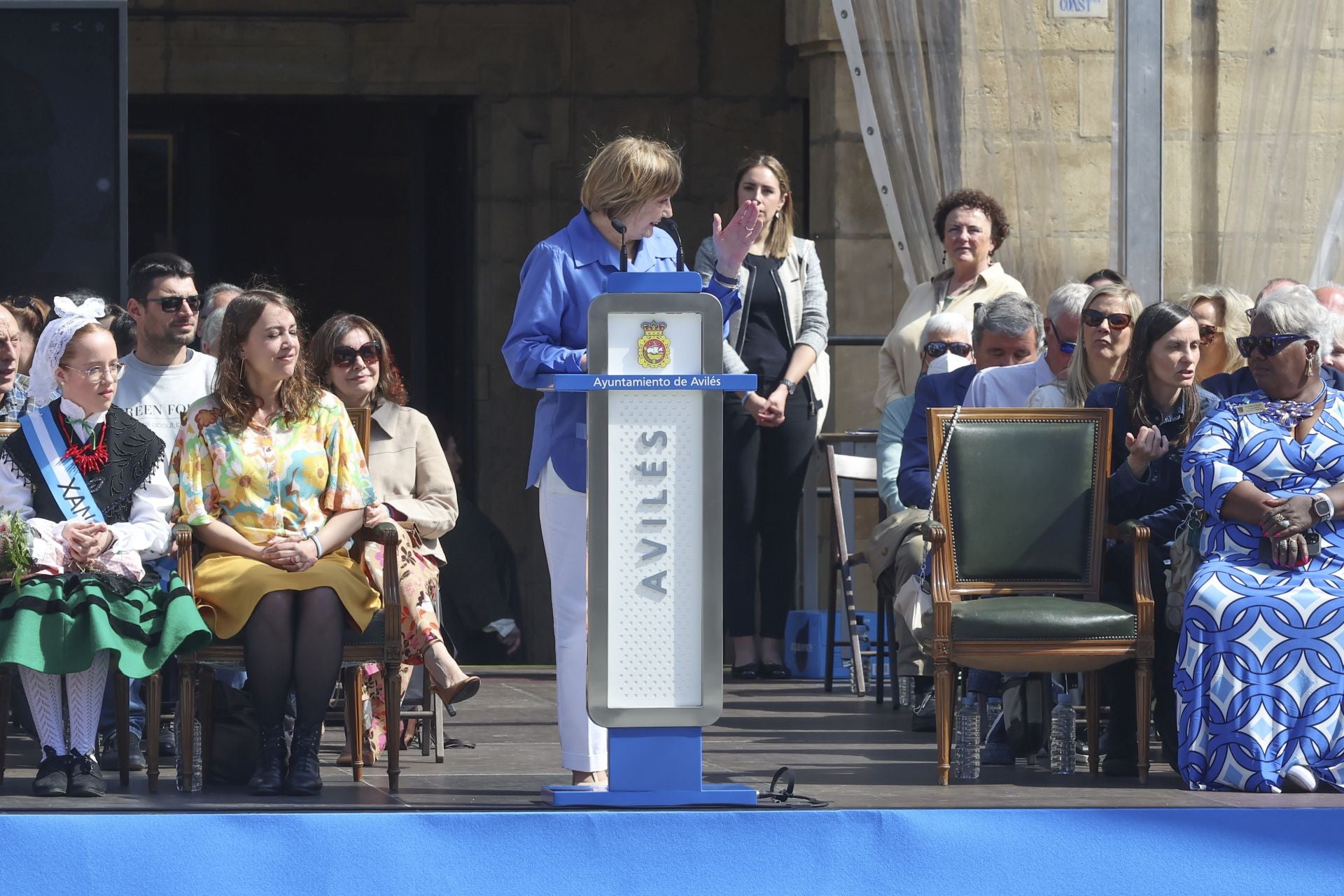 Todas las fotos del desfile de carrozas de las fiestas de El Bollo de Avilés 2025
