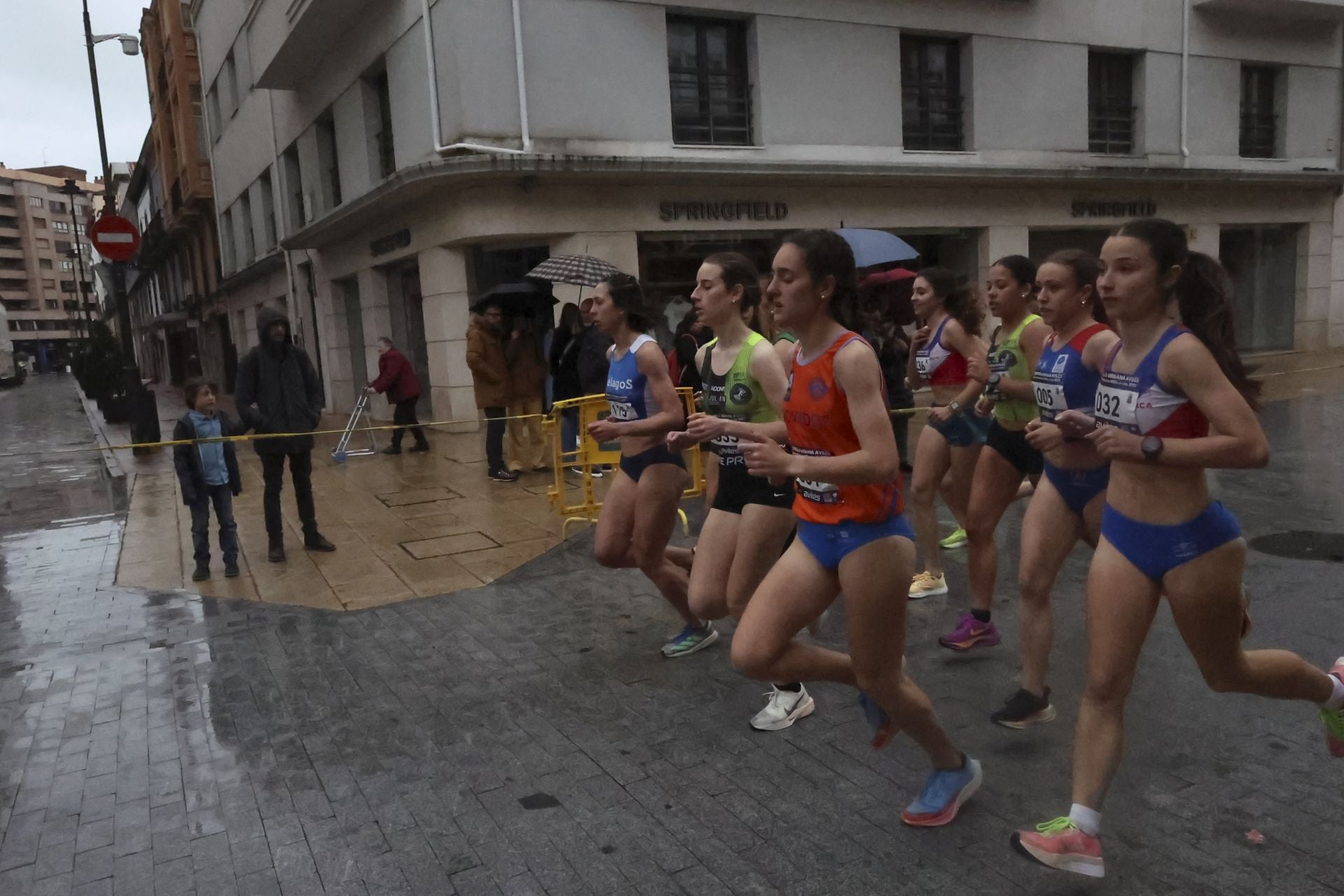 La Milla Urbana de Avilés vence a la lluvia