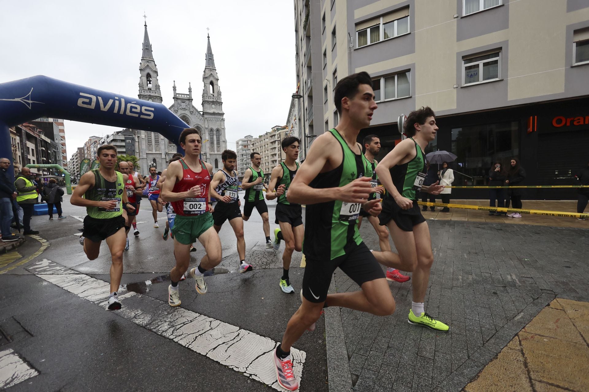 La Milla Urbana de Avilés vence a la lluvia