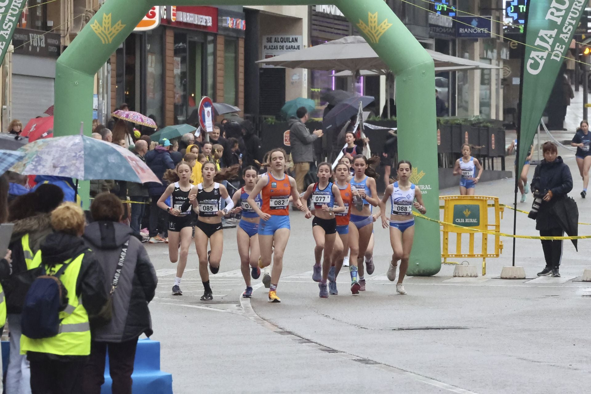 La Milla Urbana de Avilés vence a la lluvia