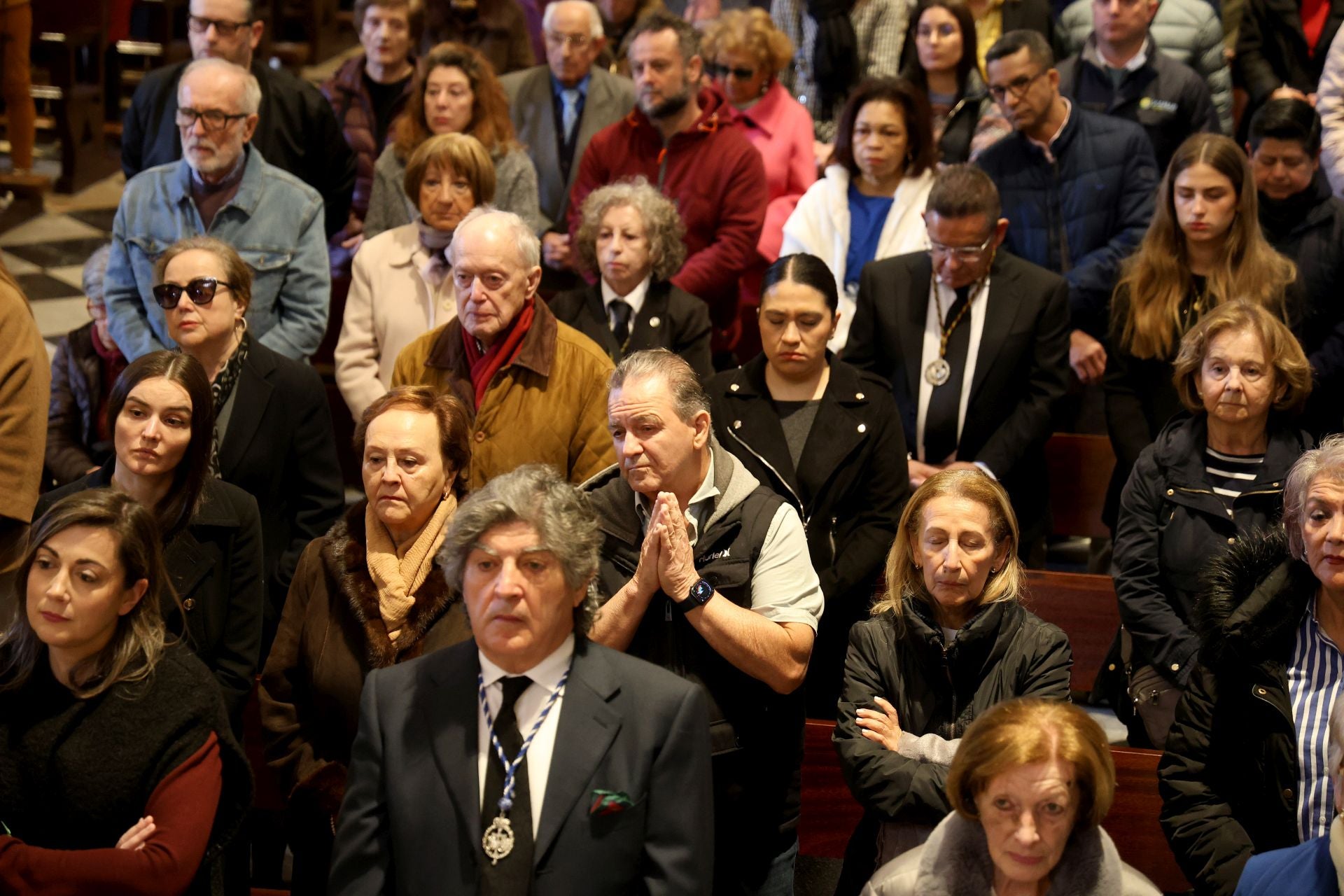 Misa y procesión por el Domingo de Pascua en Oviedo