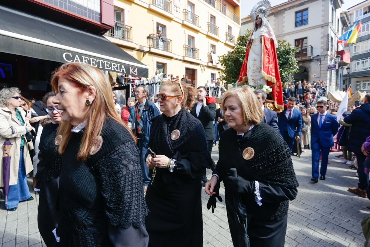 Emotiva procesión del Encuentro en Candás