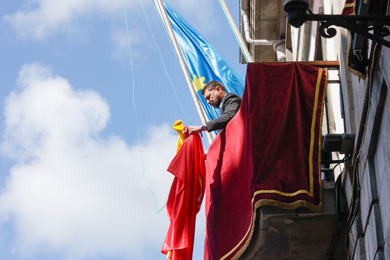 Emotiva procesión del Encuentro en Candás