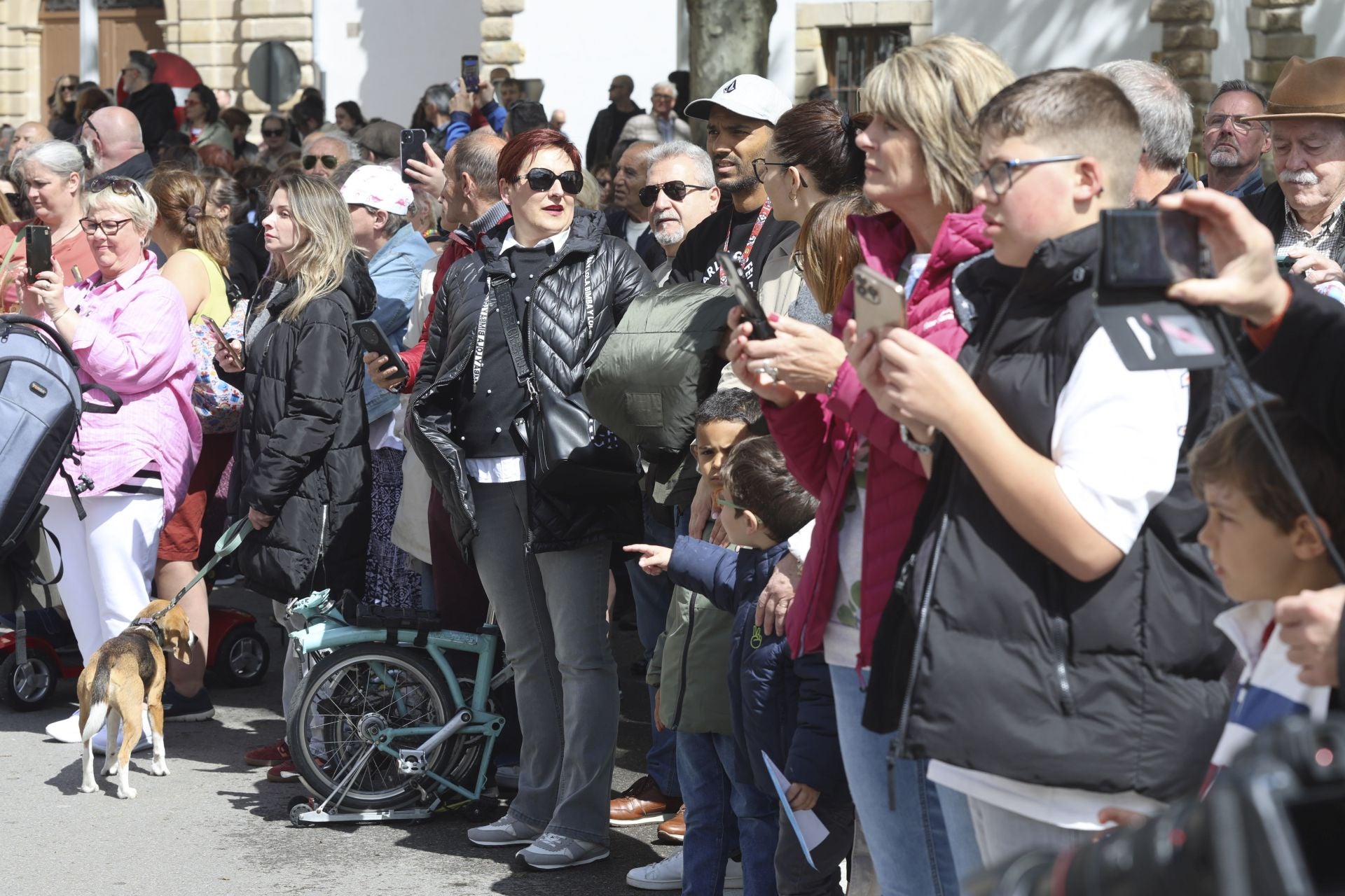 La Virgen y Jesús se encuentran frente al Cantábrico en Gijón