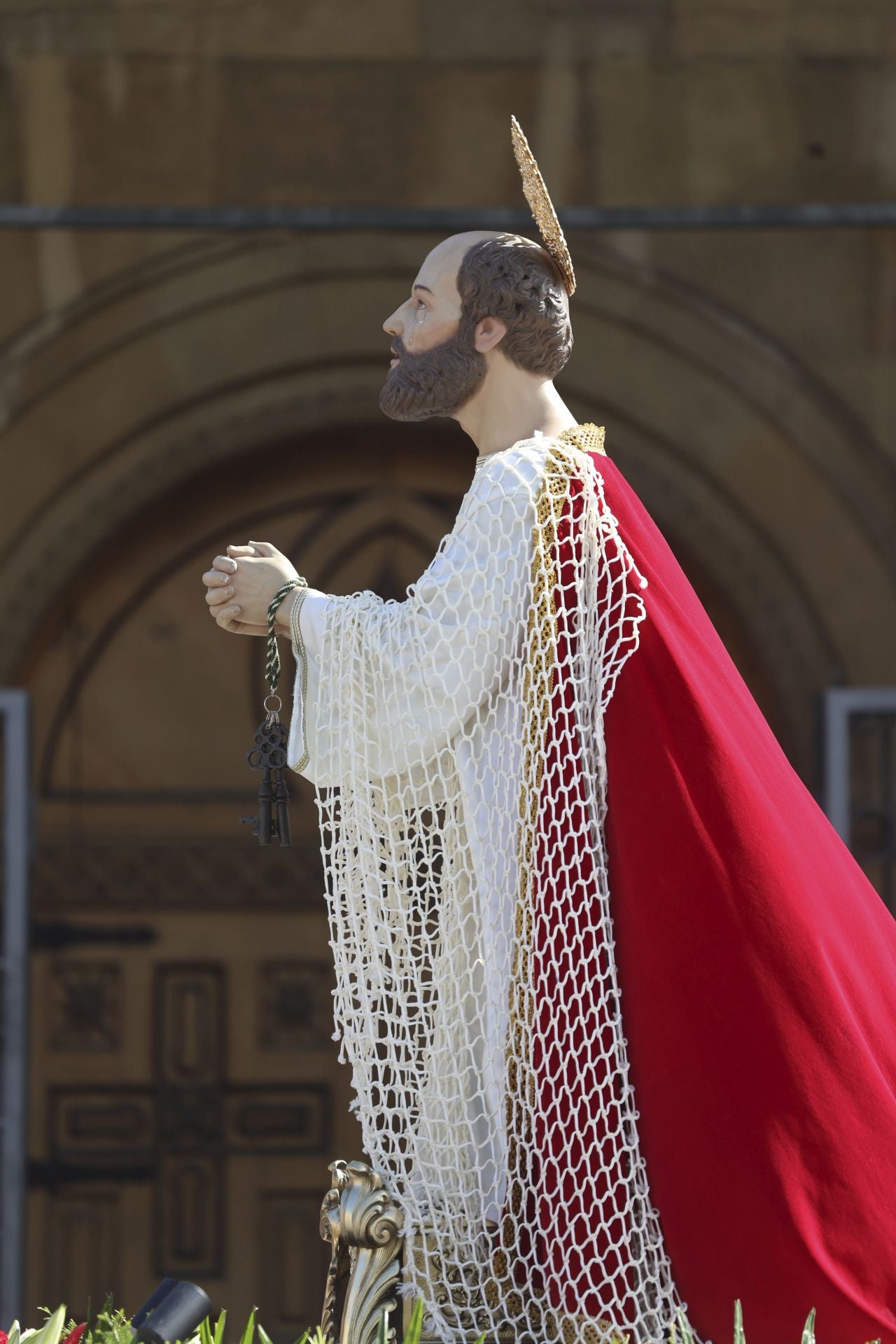 La Virgen y Jesús se encuentran frente al Cantábrico en Gijón