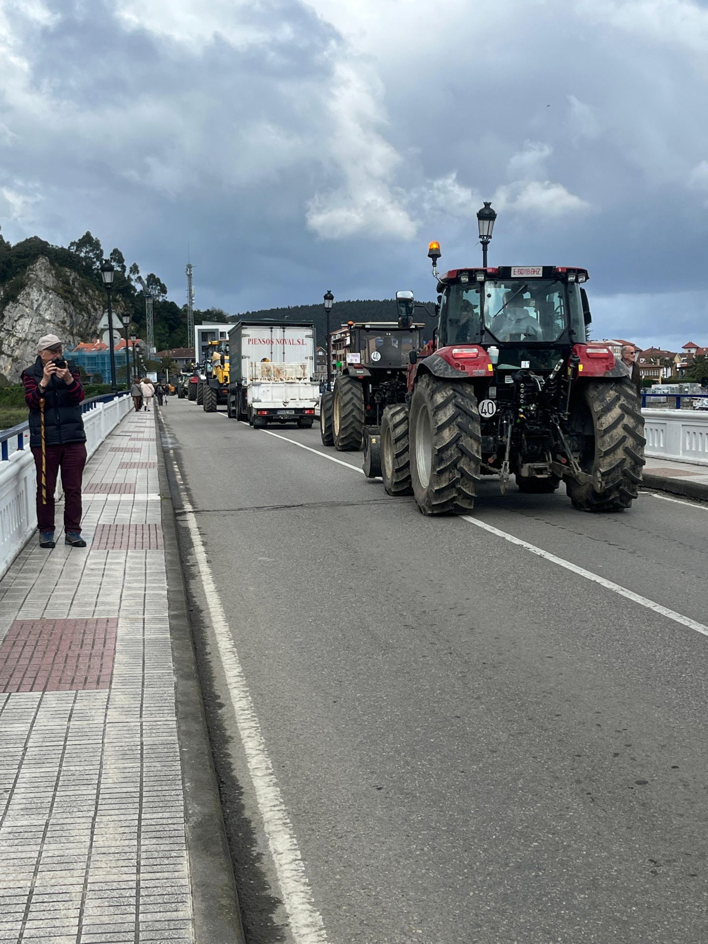 Clamor en Ribadesella contra el cierre de su puente